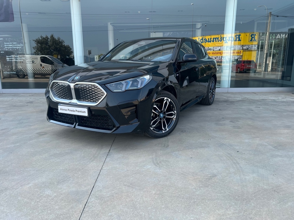 BMW Serie iX2 20 eDrive foto 2